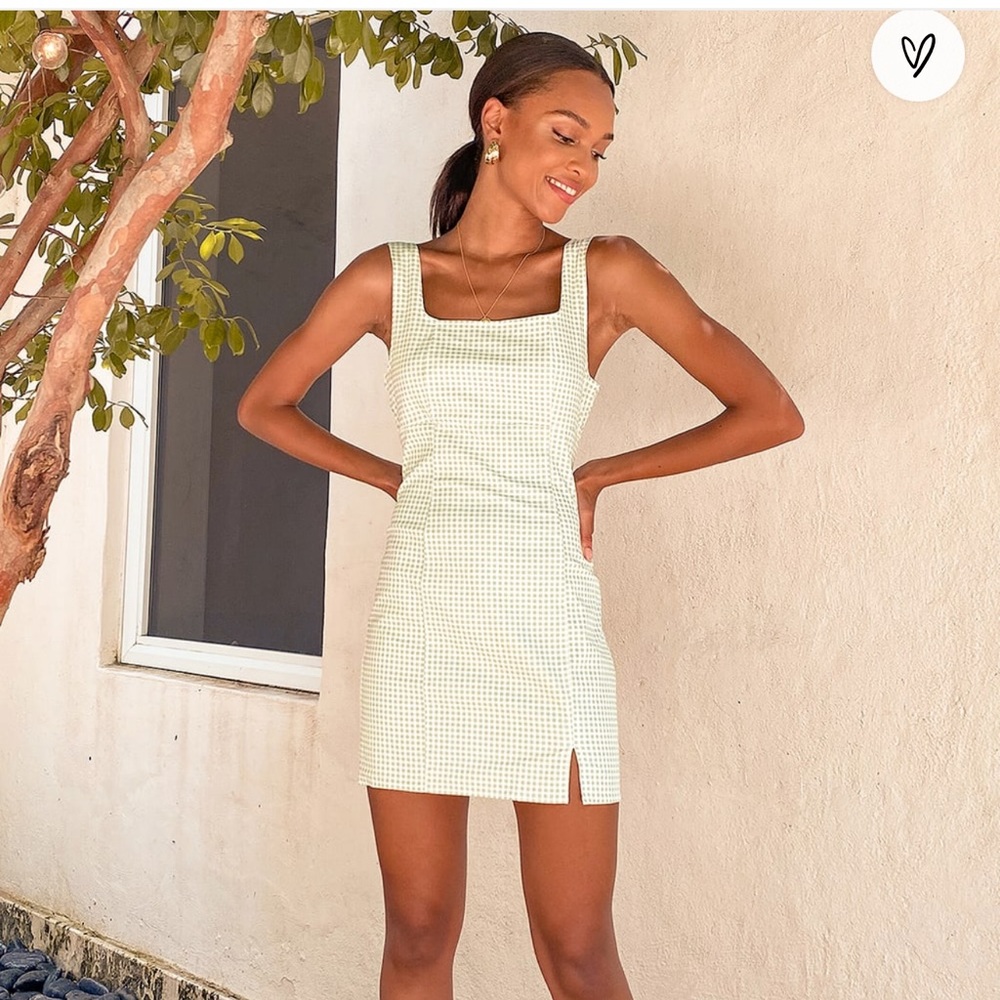 ✨HP✨Lulus’s Happy Chance Gingham Square Neck Dress